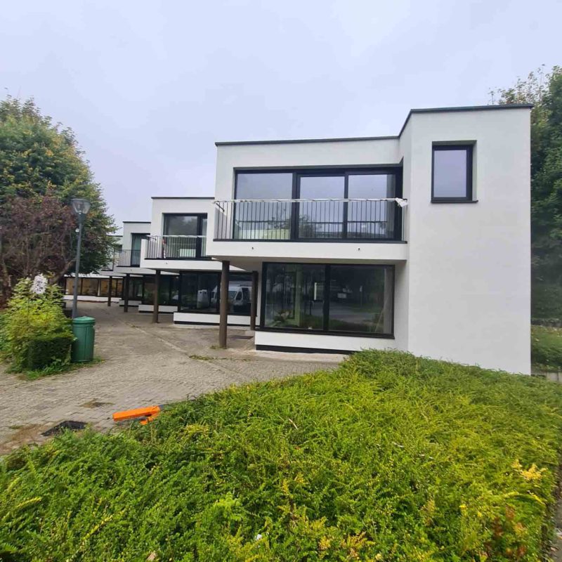 ramen of deuren in pvc, hout of aluminium realisatie