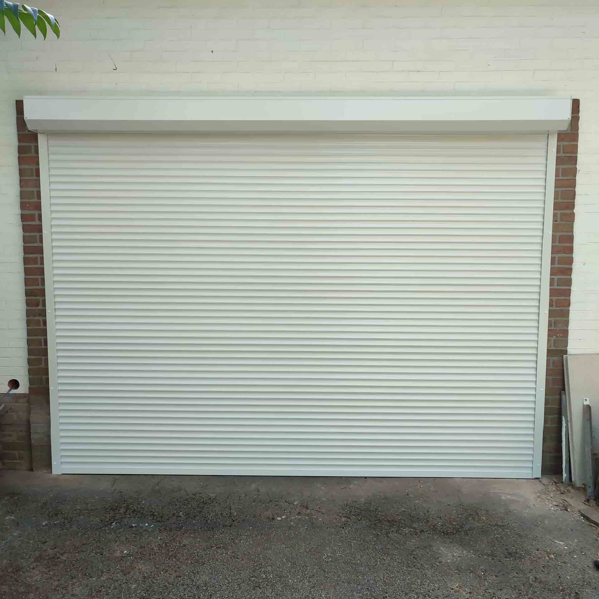 wit garage poort realisatie